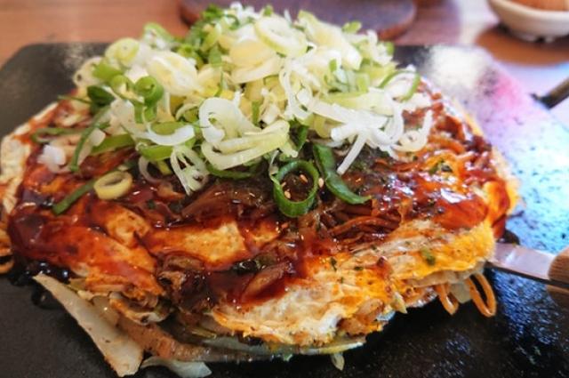 Okonomiyaki - японская пицца