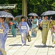 японки в традиционной одежде