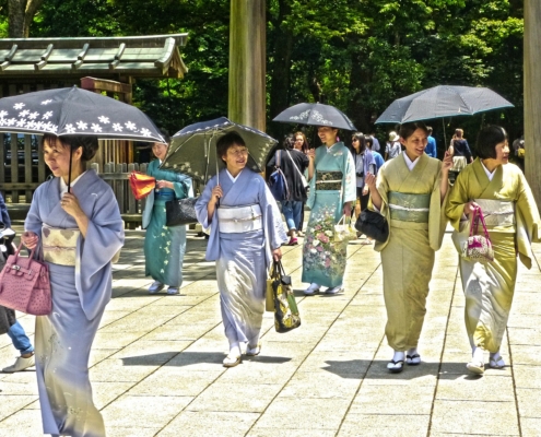 японки в традиционной одежде