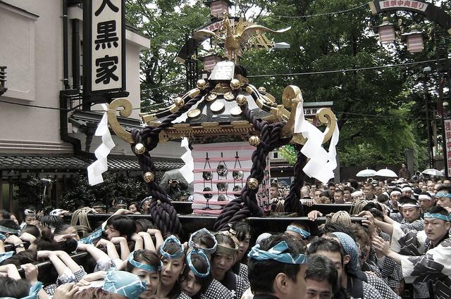 праздник Сандзя-мацури