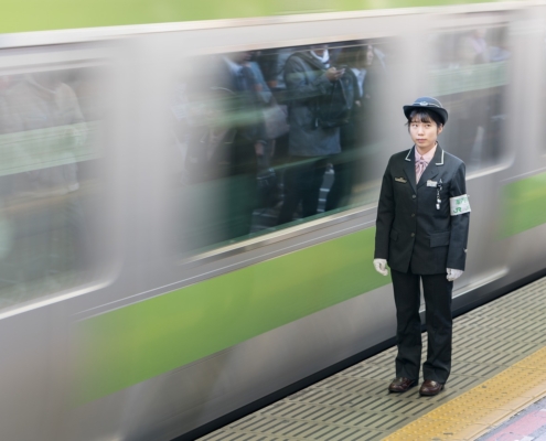 служащий Токийского метро
